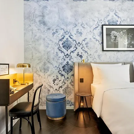 Hyperion Hotel