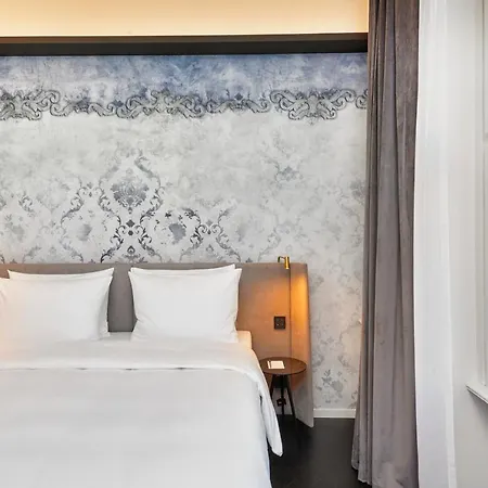 Hotel Hyperion 5*