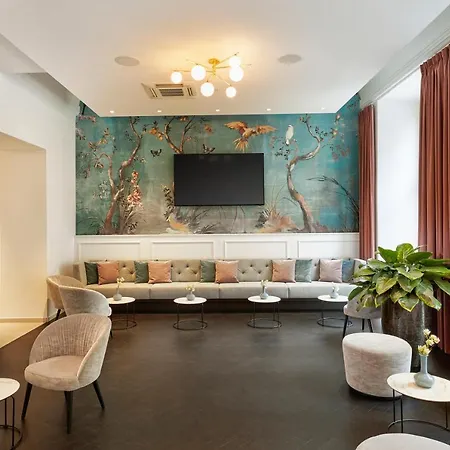Hotel Hyperion