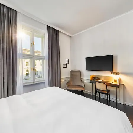Hotel Hyperion 5*
